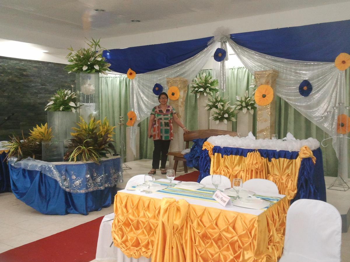 Gazebo Pools And Restaurant Hotel Cabadbaran Exterior photo